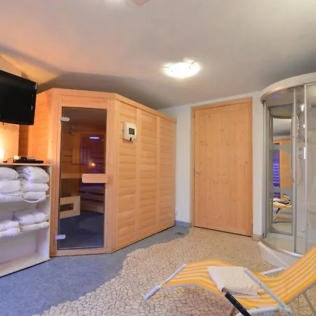 In With Forest, Cleaning Included Apartment